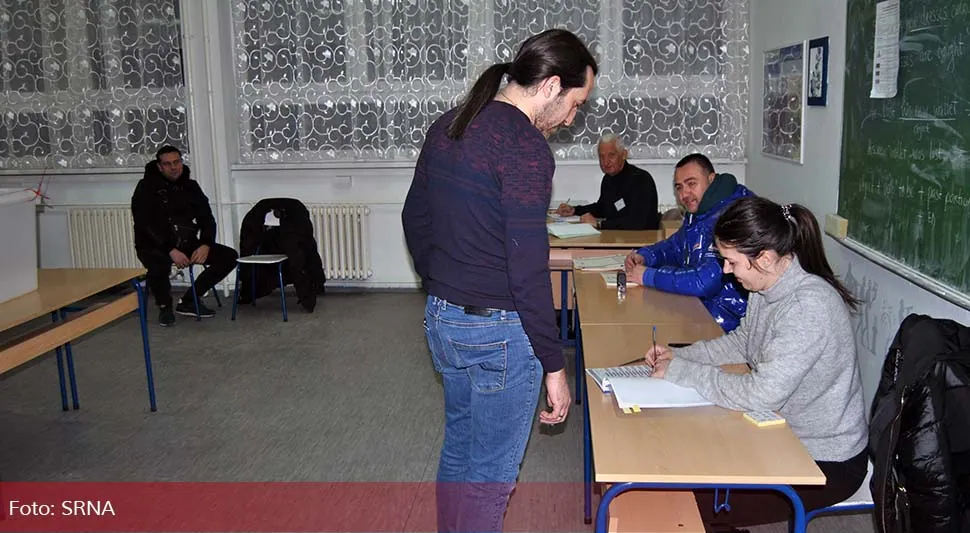 Otvorena biračka mjesta u Zvorniku i Bratuncu, glasanje protiče bez problema