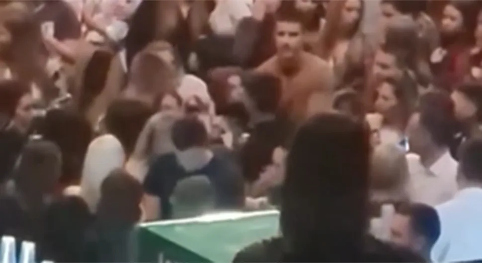 Žene se potukle na koncertu Saše Matića