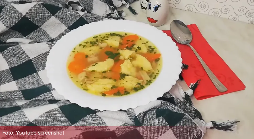 Домаћа супа са најмекшим кнедлама