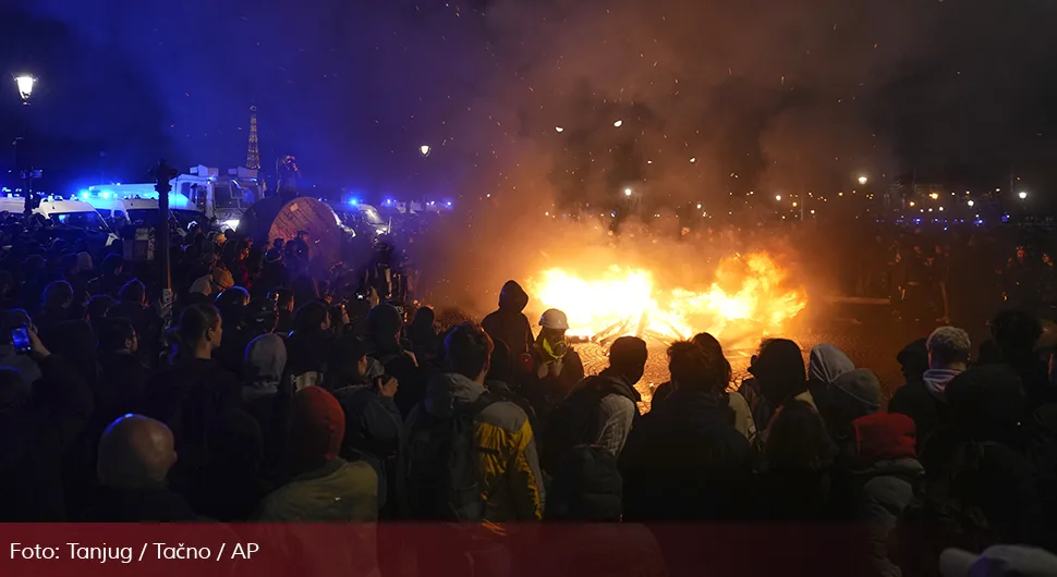 Sukob policije i demonstranata u Parizu (FOTO/VIDEO)