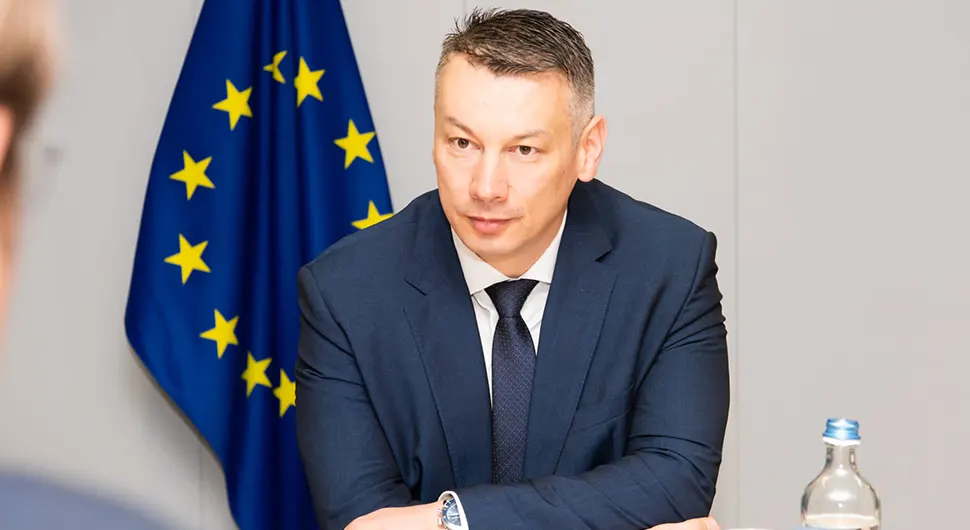 Тужилаштво тврди: Нешићу новац остављан на паркингу, у кафанама...