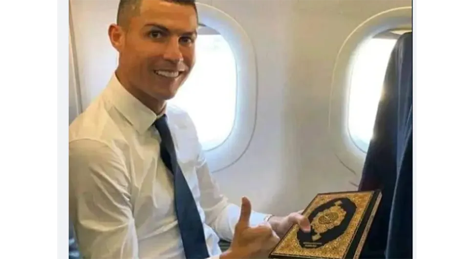 Fotografija Ronalda s Kuranom je fotošopirana