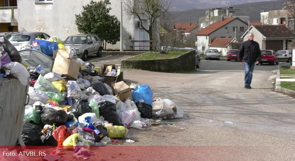 Radnici "Komusa" i dalje u štrajku