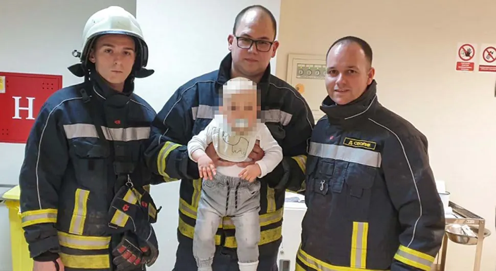 Bebi se zaglavila ruka, intervenisali i vatrogasci