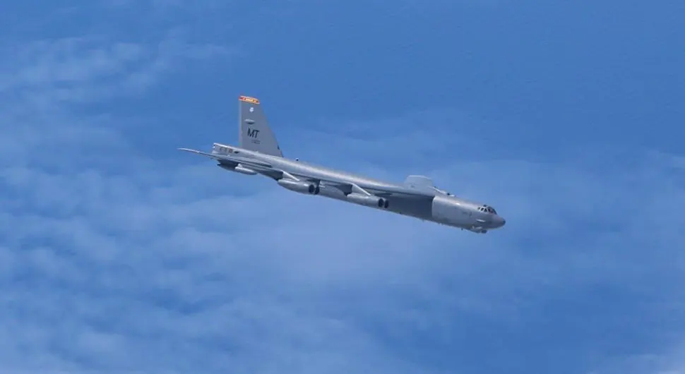 Pogledajte kako je ruski SU-35 presreo američke bombardere
