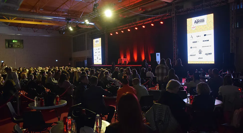 Gromoglasnim smijehom otvoren Aprilili fest