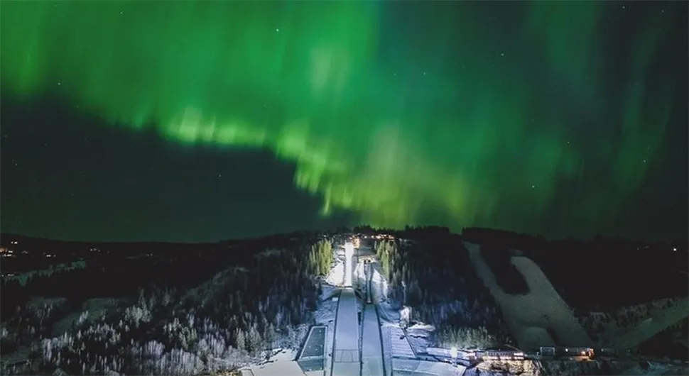 Prizori koji oduzimaju dah: Aurora borealis obasjala skakaonicu