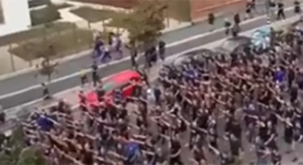 Dinamovi navijači hodali Zagrebom uz nacističke pozdrave - VIDEO