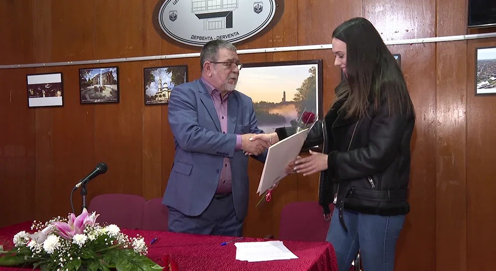 Stipendije za studente i srednjoškolce