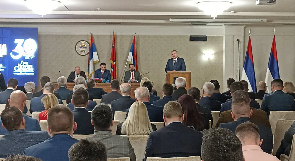 Usvojena rezolucija o pravcima daljeg razvoja Istočnog Sarajeva