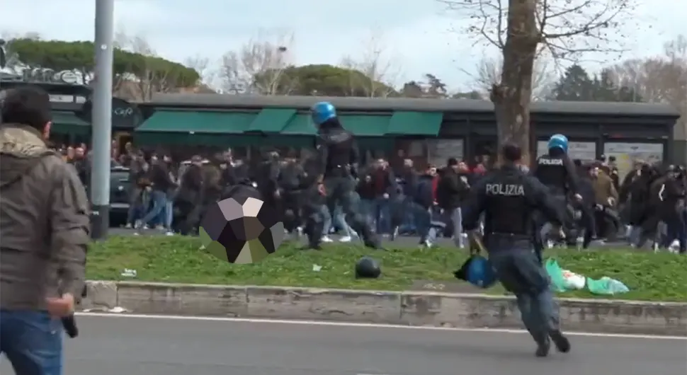 Navijaču spale gaće, policija ga umlatila po glavi - VIDEO