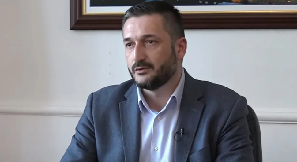 Ništa od vanredne sjednice: Stanivuković u Budvi na radničkim igrama
