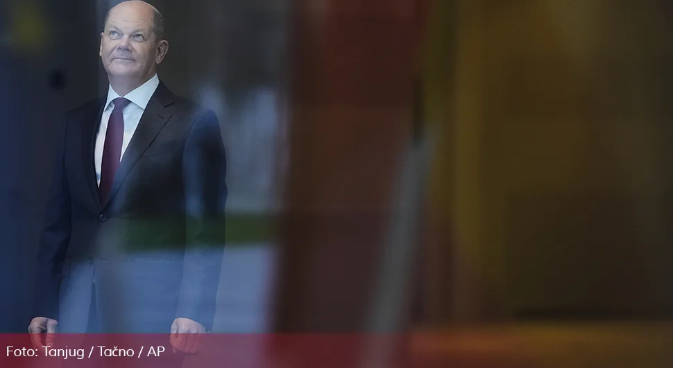 Пала њемачка Влада!
