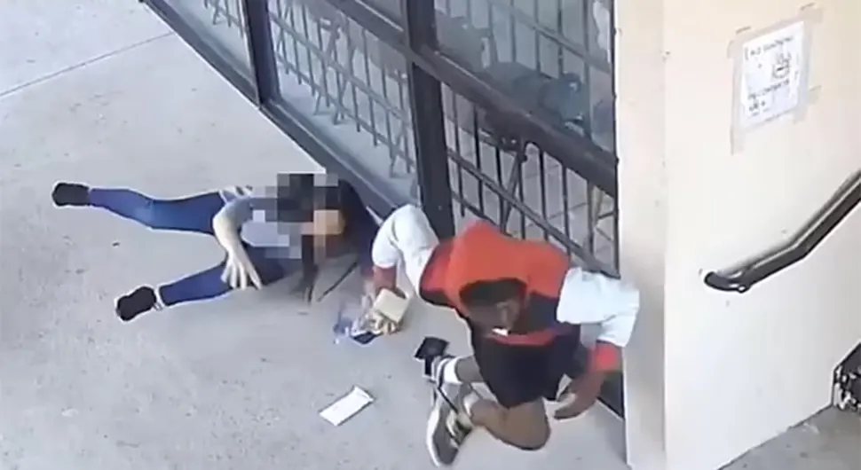 Zastrašujući video: Napao majku troje djece na bankomatu, ostala nepokretna