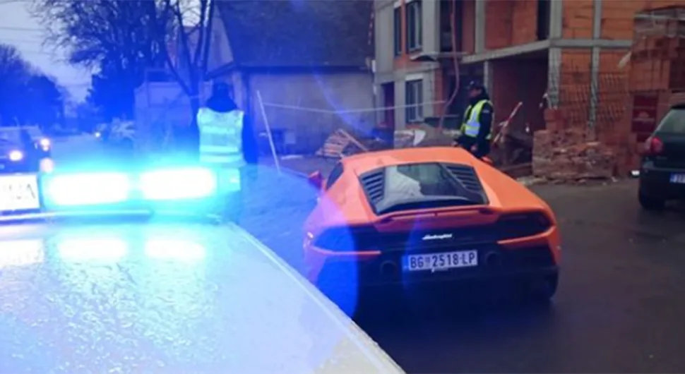 Bahati vozač prozivao policiju, oduzet mu lambordžini