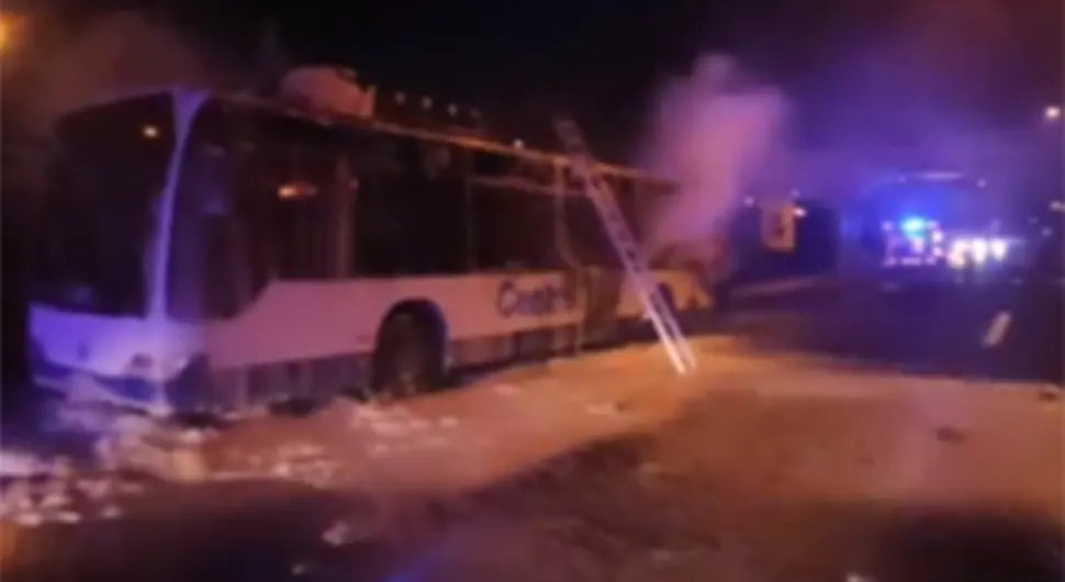 Objavljen zastrašujući video požara na autobusu