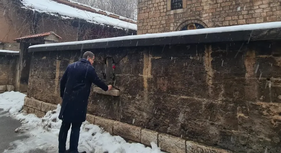 Kovačević položio cvijet na mjestu gdje je ubijen Nikola Gardović