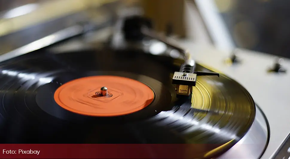 Prvi put od 1987. godine: Prodaja vinilskih ploča nadmašila prodaju diskova