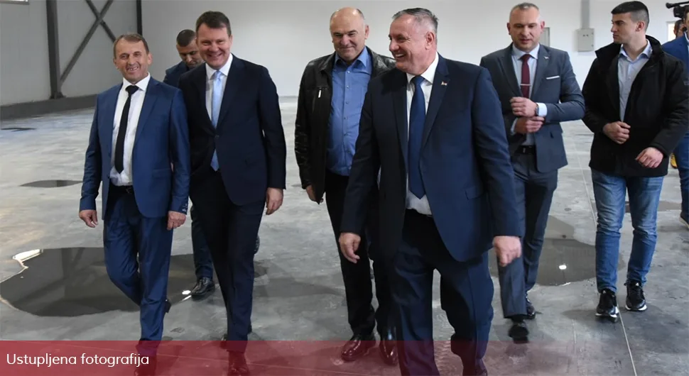 Ključevi hale uručeni vlasniku: 90 novih radnih mjesta u fabrici vrijednoj 2,2 miliona KM