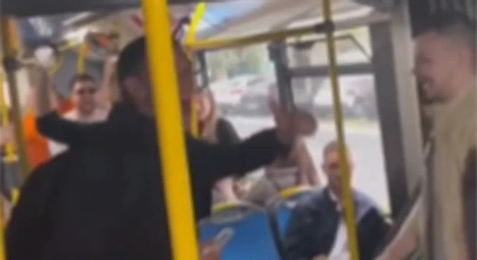Napravili žurku u autobusu: "Plitak potok, a voda duboka“