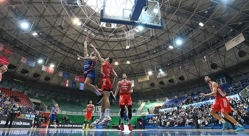 Poraz Crvene zvezde, Cibona slavila nakon devet godina