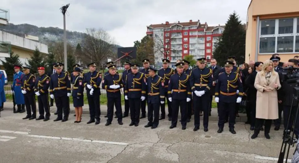 MUP Srpske obilježava Dan policije, zvaničnici položili vijence