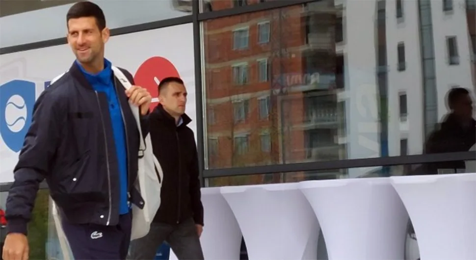 Новак остао заробљен на аеродрому