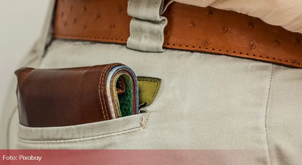 Чувар возио новац банке па украо 111.000 марака