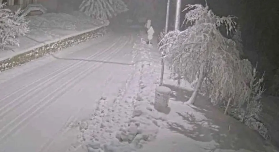 U Sloveniji napadalo gotovo pola metra snijega