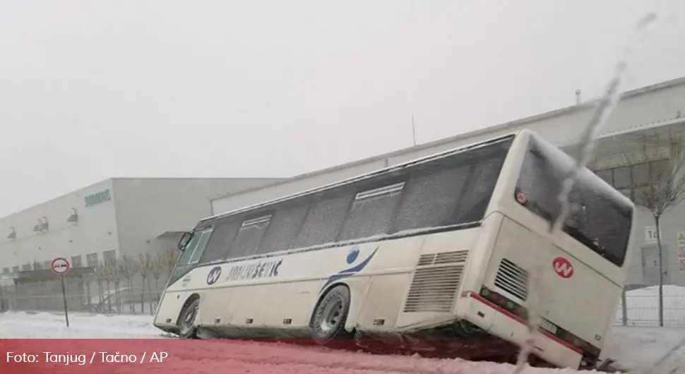 Autobus sletio sa puta, ima povrijeđenih