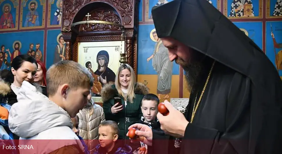 Hramovi puni pravoslavnih vjernika u Dalmaciji i Krajini