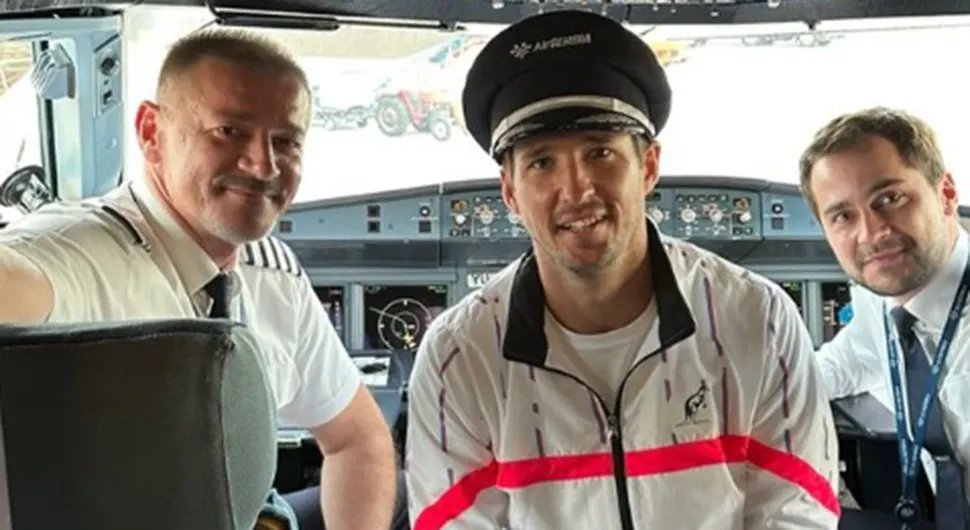 Lajović u ulozi pilota - Idemo za Madrid