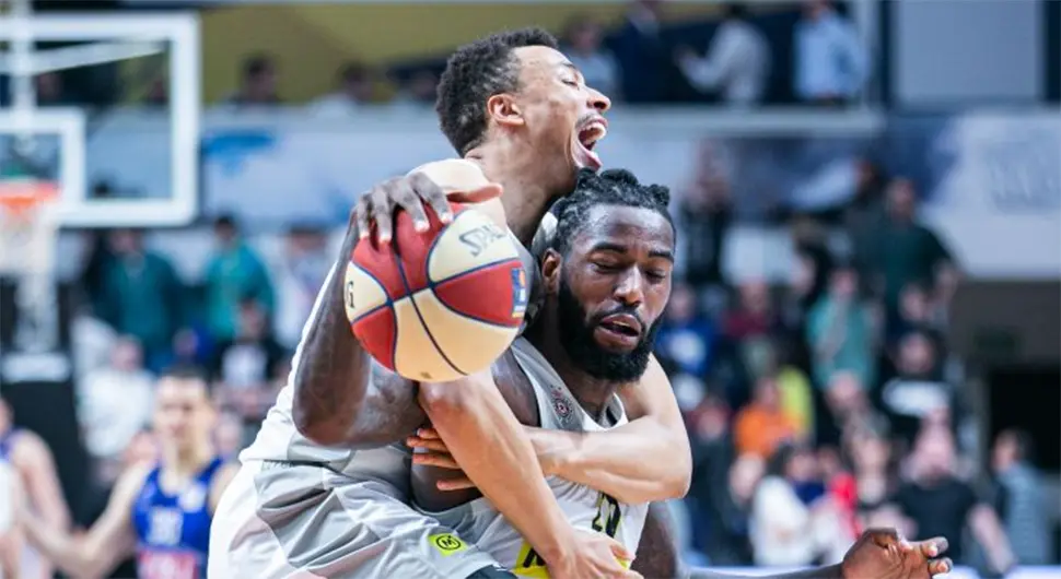 Partizan pobijedio Budućnost u Podgorici