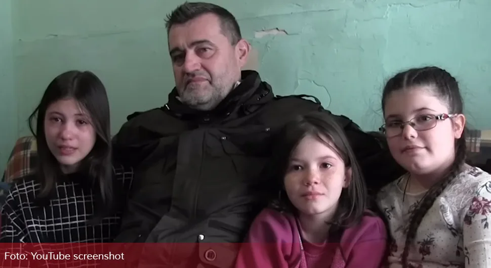 Došao iz Njemačke i šestočlanoj porodici donirao novac da kupe kuću (VIDEO)