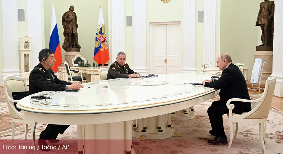 Biznis insajder: Putin pokazao srednji prst Americi