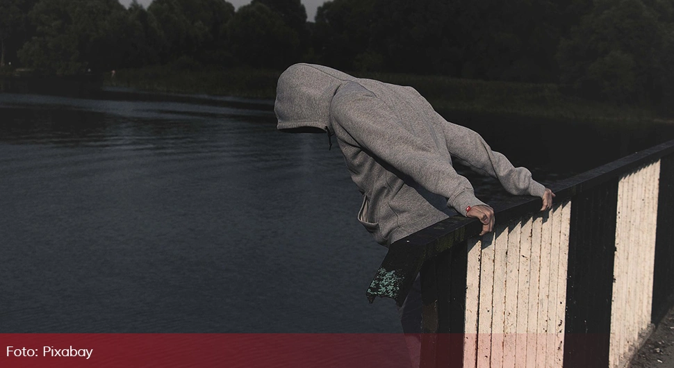 Дјечак (16) скочио са 7. спрата: Хтио да се убије због лоших оцјена?