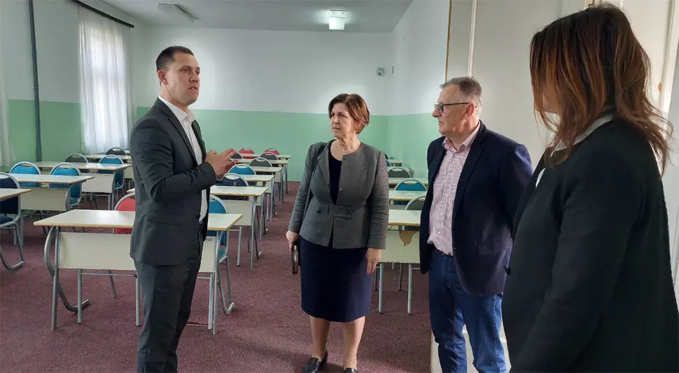 Stojičić sa direktorom Srednjoškolskog doma Banjaluka o unapređenju uslova