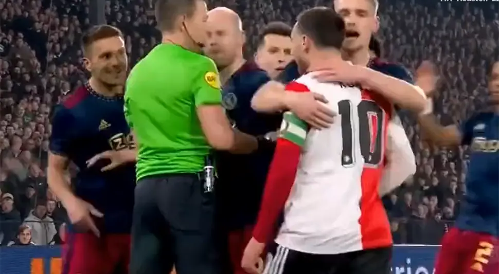 Incident na derbiju: Turčin nije htio da pruži ruku Tadiću, igraču Ajaksa razbili glavu