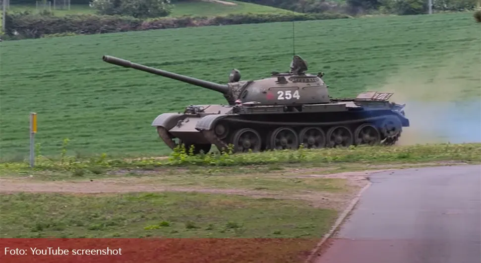 Tenk T-55 navodno prvi put snimljen na frontu u Ukrajini - FOTO