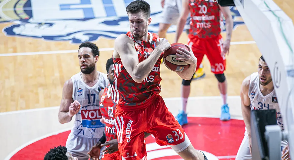 Zvezda pregazila Budućnost i plasirala se u finale