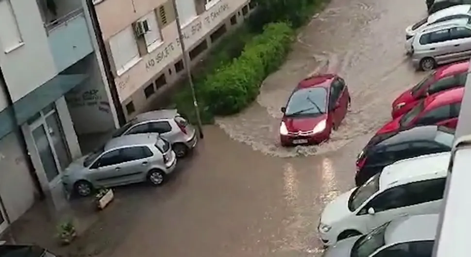 Začepljeni šahtovi, voda i fekalije u banjalučkim naseljima