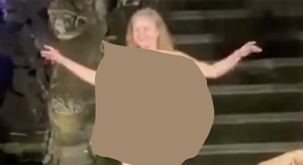 Skinula se potpuno gola i ušla u hram, šire se snimci