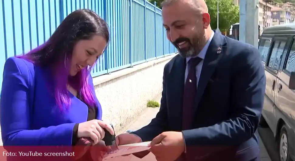 Ljubav na izborima u Turskoj: Prosidba na glasačkom listiću