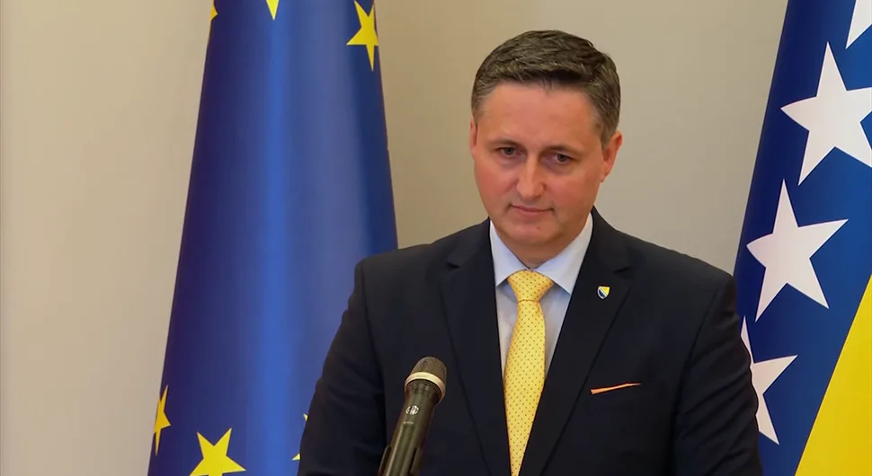 "Бећировић добро зна да је Уставом регулисано питање имовине"