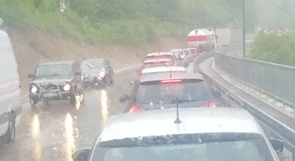 Oglasio se AMS Srpske: Evo gdje je sve obustavljen saobraćaj