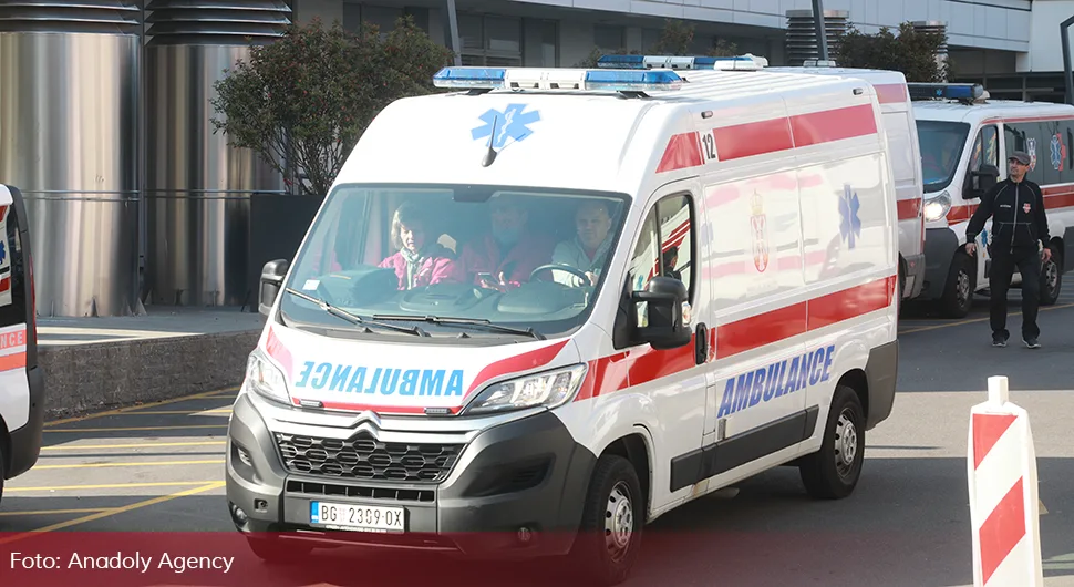 Нестрпљива беба Маша на свијет дошла у возилу Хитне помоћи