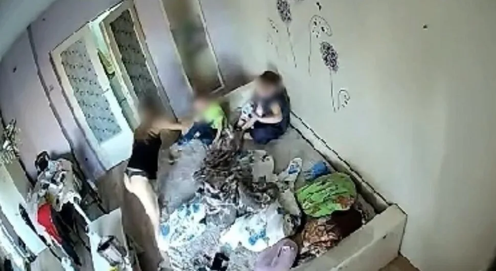 Majka krvnički tukla sina i kćerku, pokrenut postupak za lišavanje roditeljskog prava