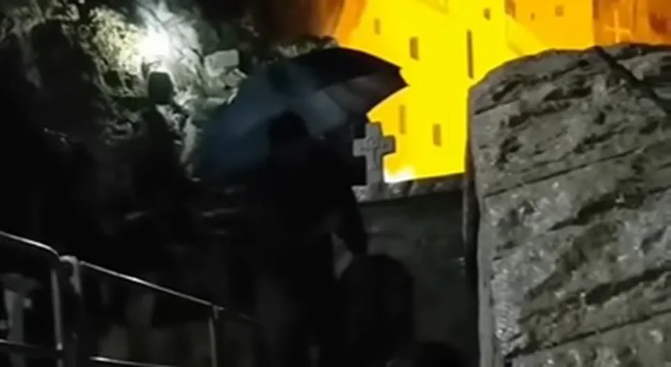 "Sile tame jauču pod Ostroškim stijenama" - UPOZORAVAMO, UZNEMIRUJUĆI SADRŽAJ!