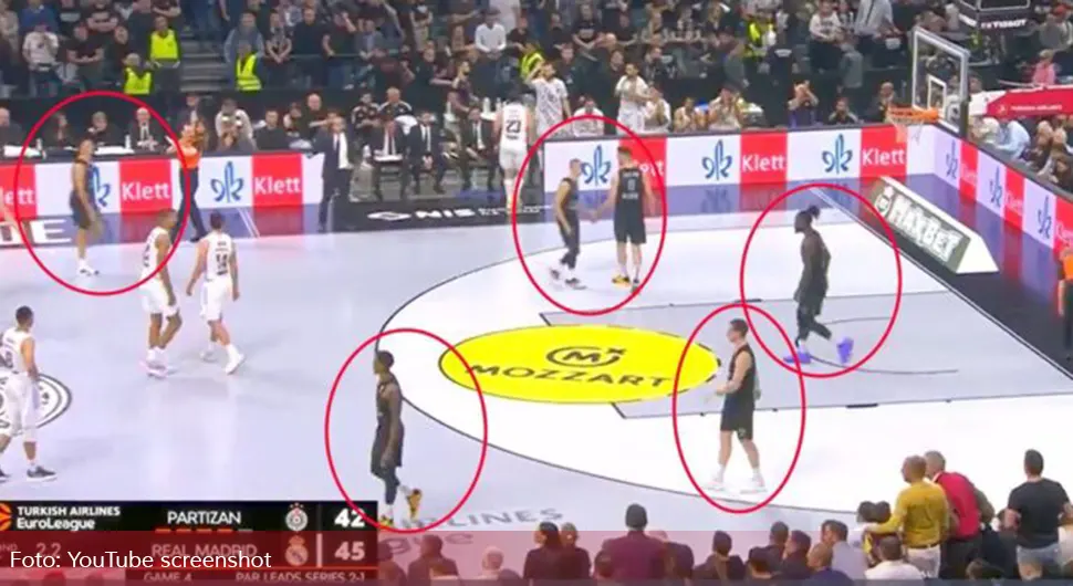 Promaklo sudijama: Partizan u posljednjem napadu imao šestoricu na terenu