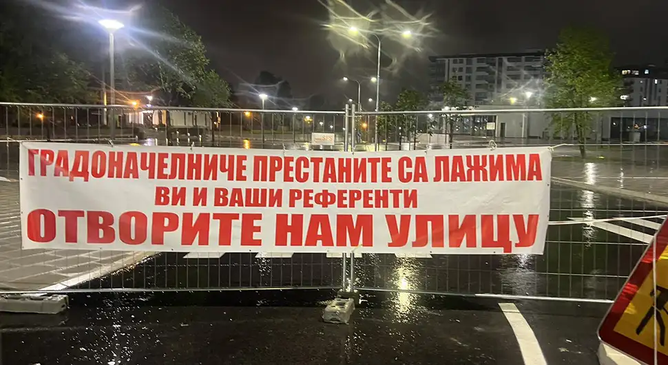 Ulica kod teniskih terena i dalje zatvorena, stanari najavili blokadu kružnog toka